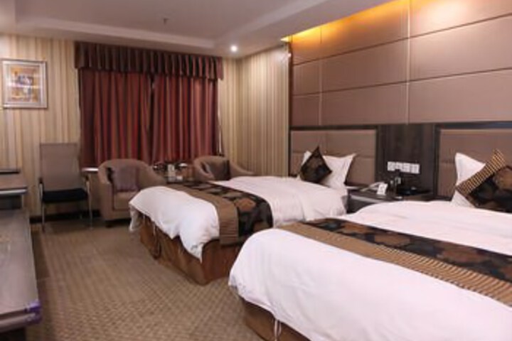 Room 2 of 8