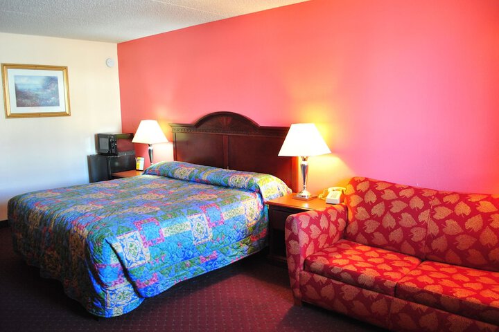Room 8 of 11