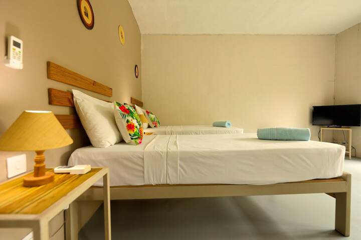 Room 13 of 90