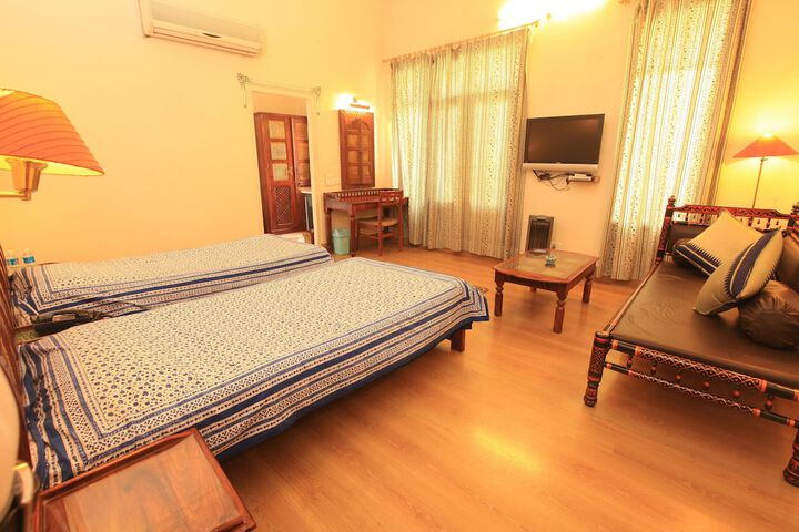 Room 47 of 183
