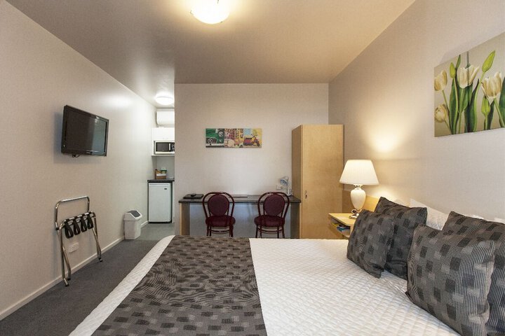 Room 14 of 37
