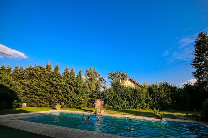 Pool 20 of 40