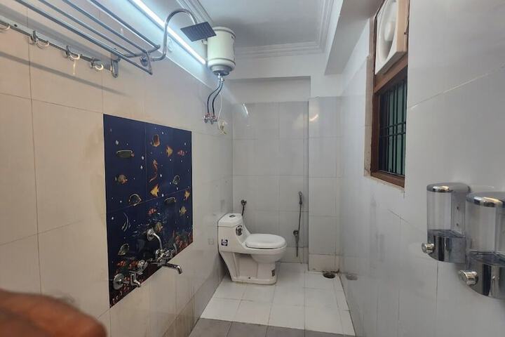 Room 14 of 21