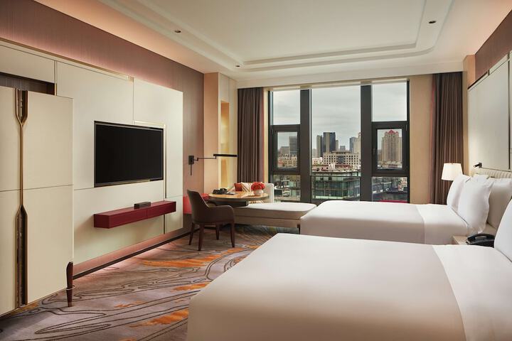 Room 30 of 104