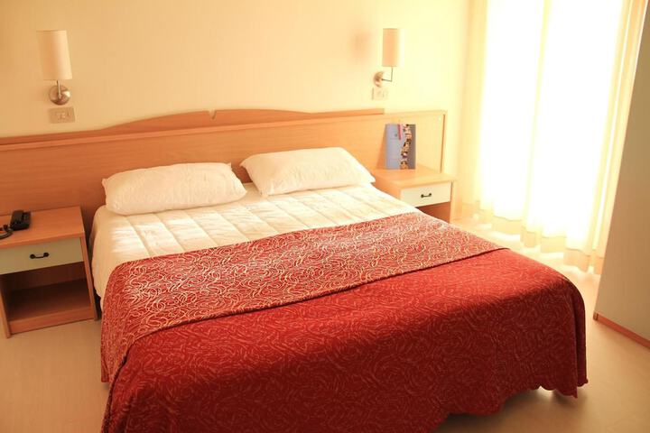 Room 19 of 42