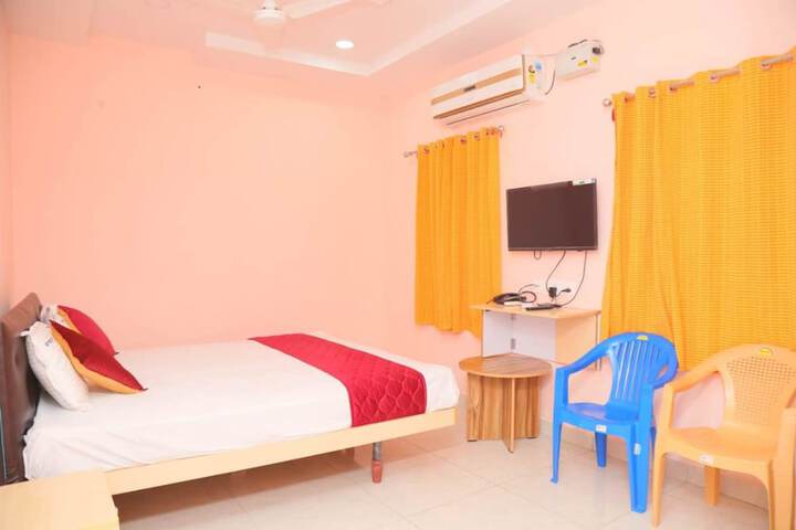Room 8 of 19