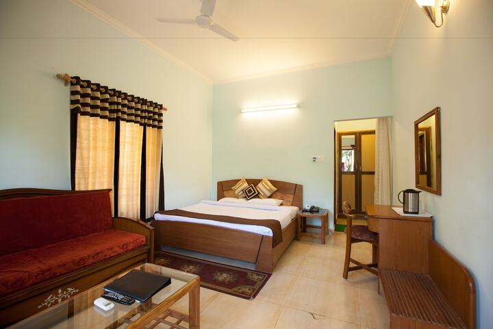 Room 6 of 338