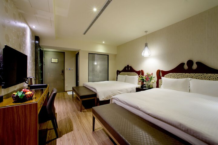 Room 8 of 43