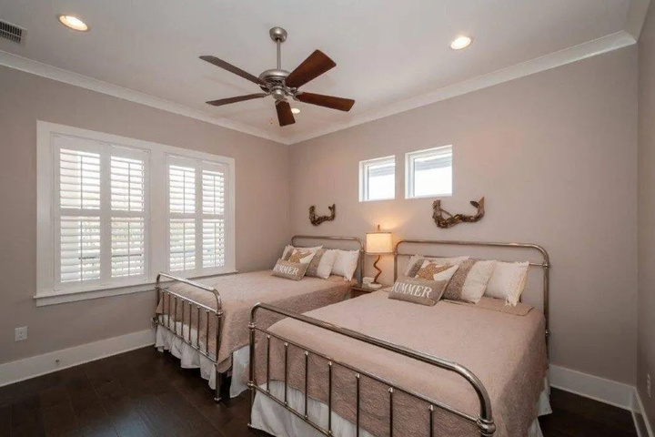 Room 5 of 22