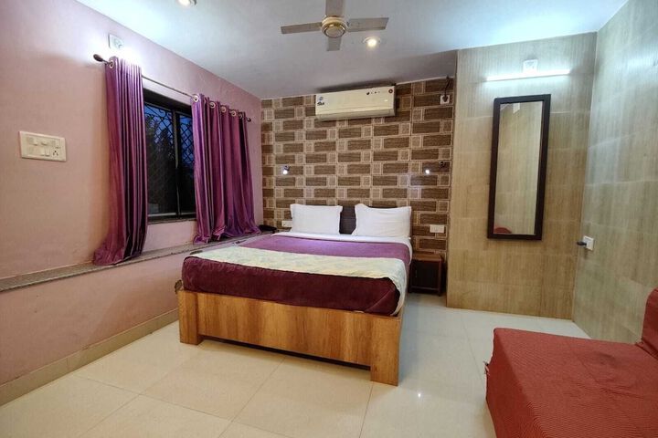 Room 2 of 7