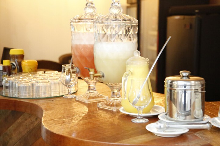 Breakfast/Coffee Service 22 of 31