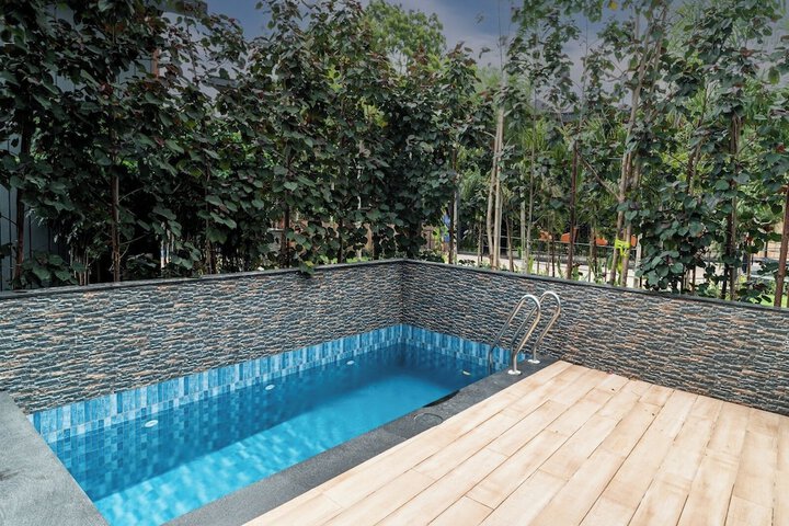 Pool 36 of 60