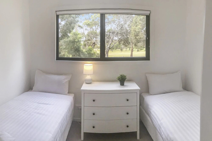 Room 3 of 10