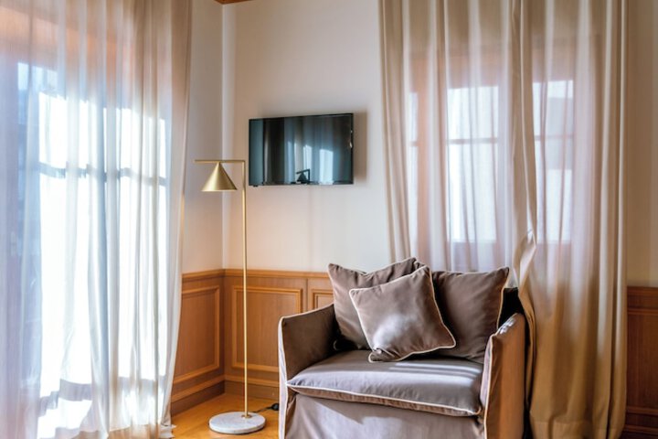 Room 28 of 129