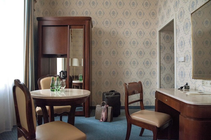 Room 55 of 80