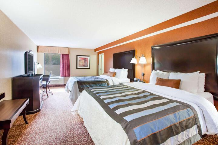 Double Accessible King Size Bed (8 of 8)