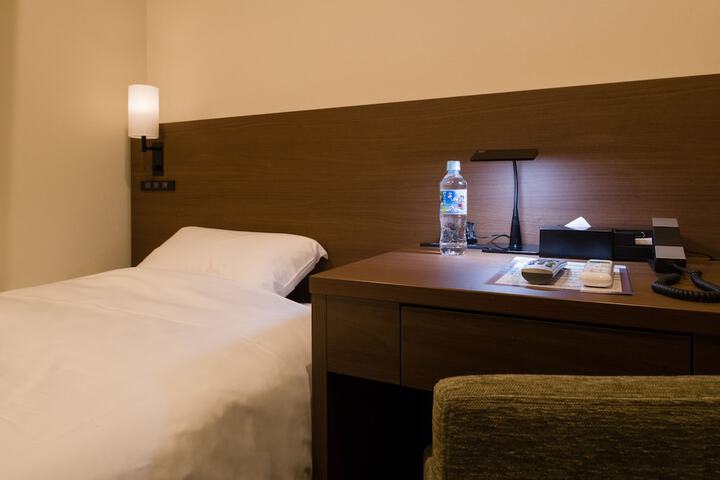 Room 14 of 79