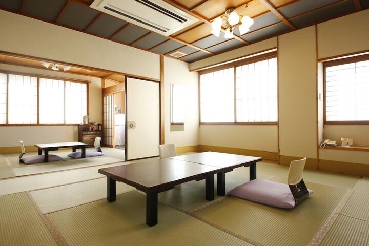Room 17 of 51