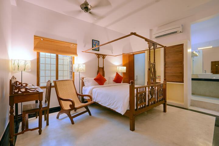Room 8 of 31