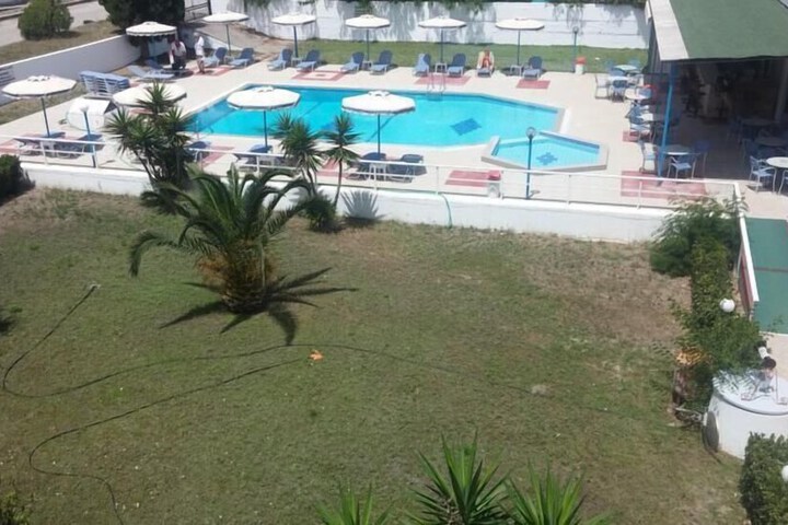 Hotel with Pool