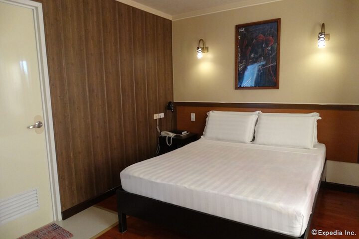 Room 15 of 36