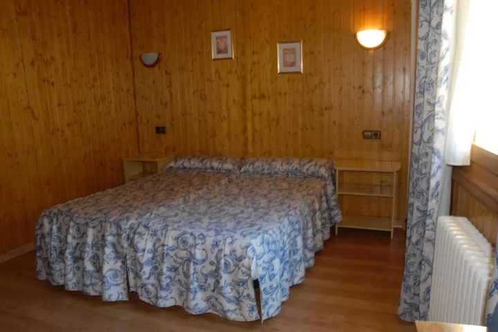 Room 3 of 16
