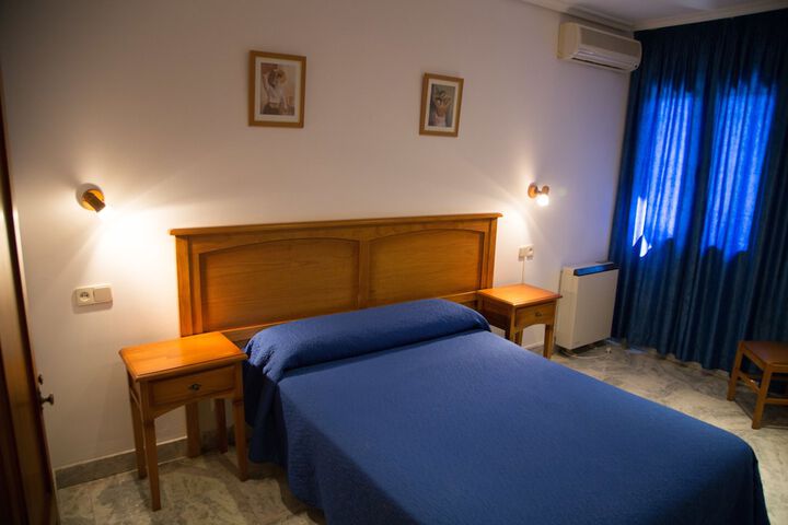 Room 3 of 37