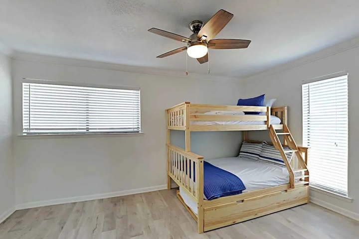 Room 3 of 13