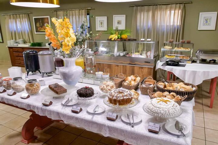 Breakfast/Coffee Service 53 of 79