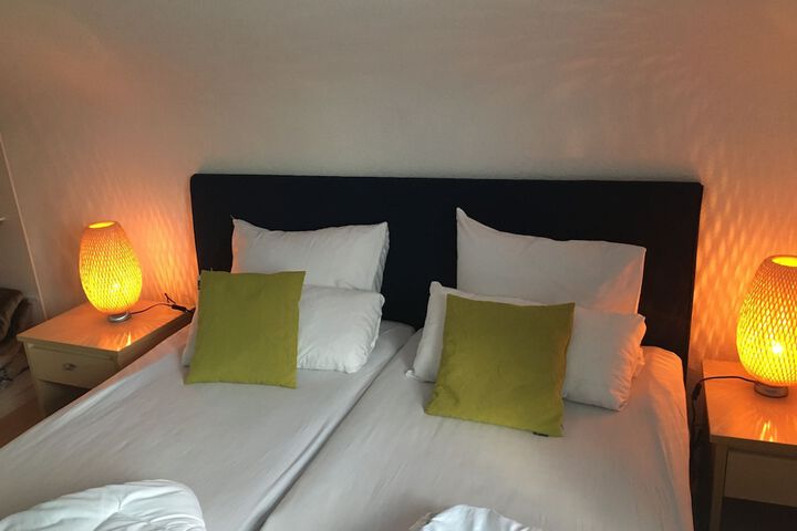 Room 10 of 60