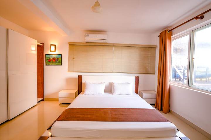 Room 37 of 175