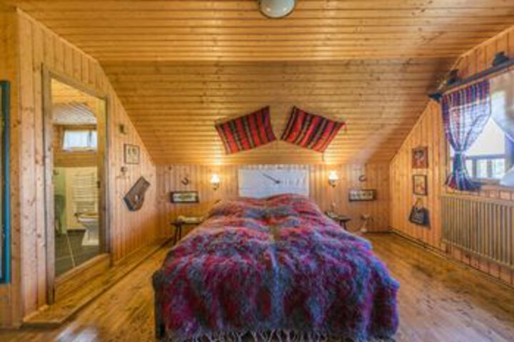 Room 13 of 49