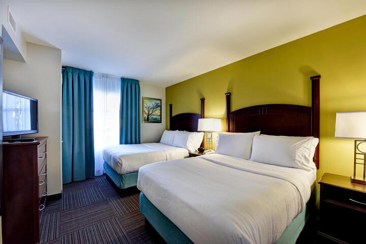 1 Queen Bed Studio Suite Studio Full Kitchen (11 of 14)