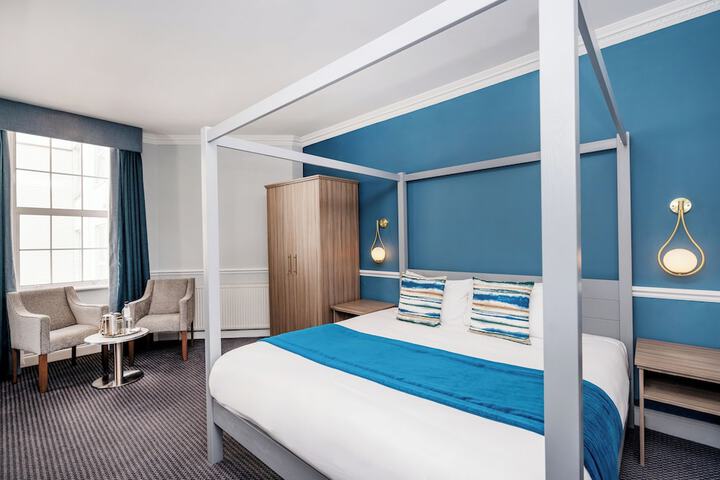Room 15 of 65