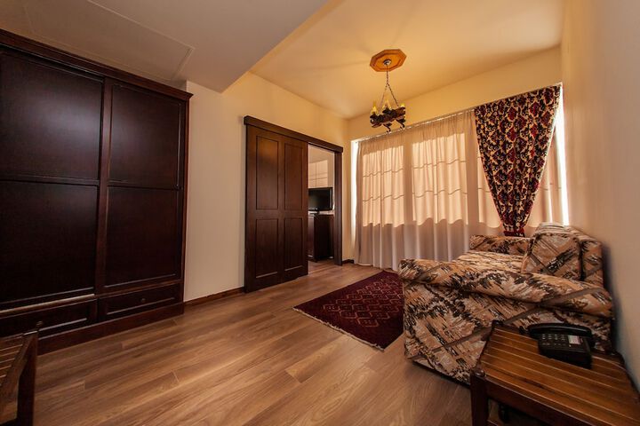 Room 53 of 135
