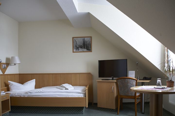 Room 9 of 60