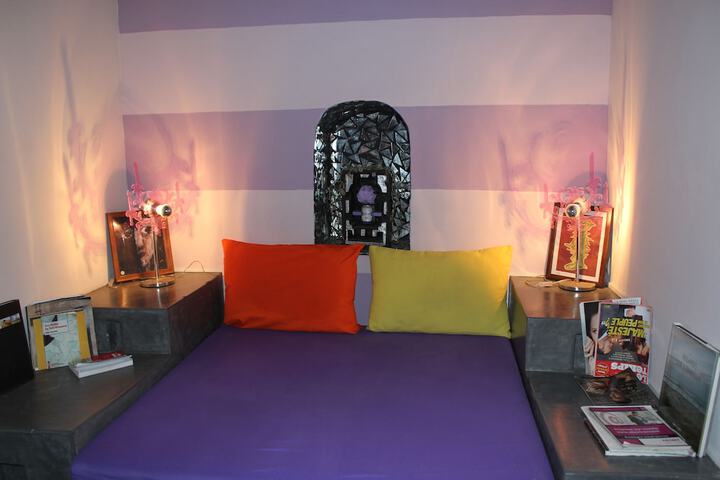 Room 6 of 52