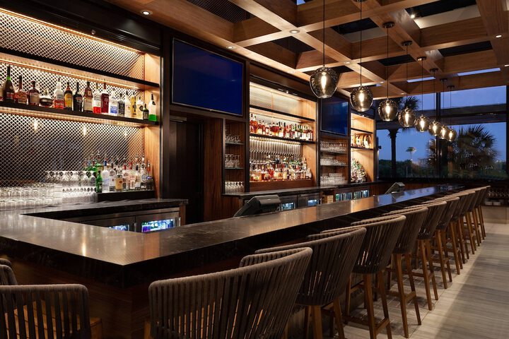 Lobby lounge