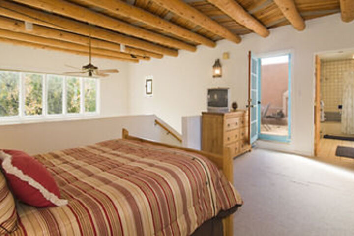 Room 4 of 11