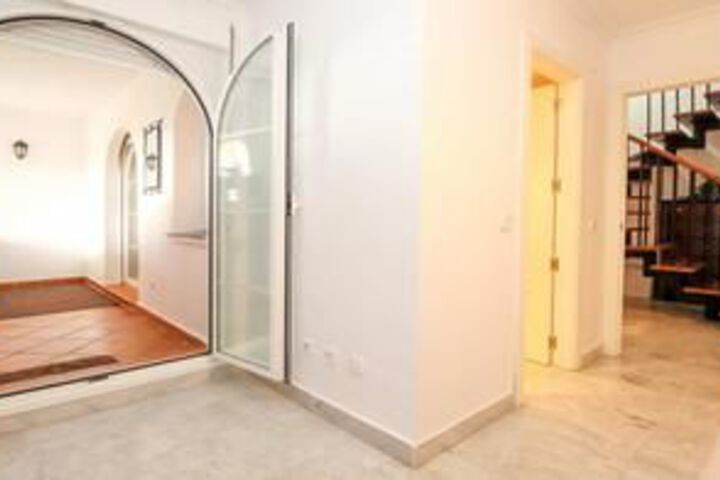 Room 48 of 73
