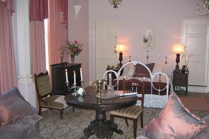 Room 7 of 27