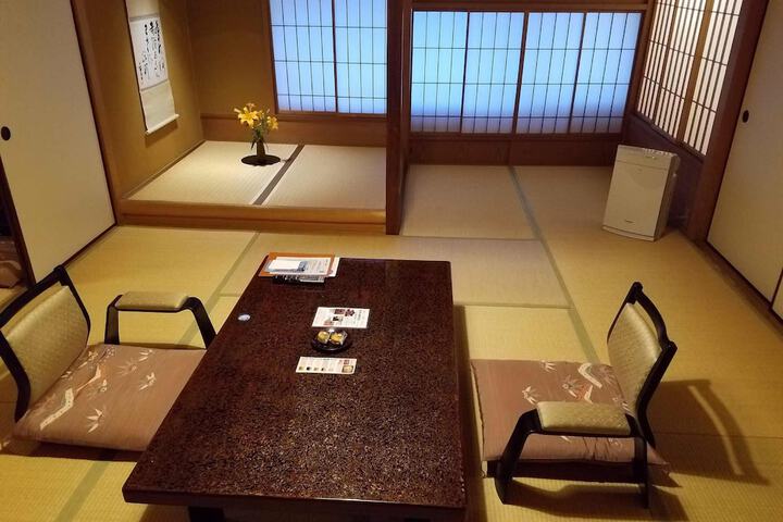 Room 25 of 118