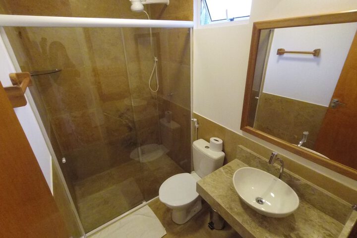 Room 8 of 12