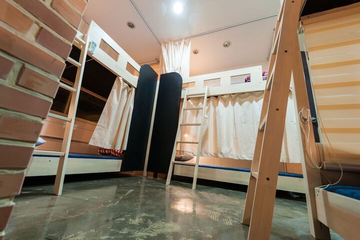 Room 6 of 151