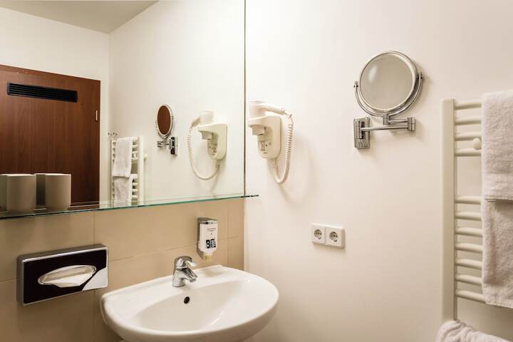 Room 95 of 101