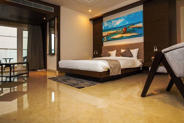 Room 25 of 73