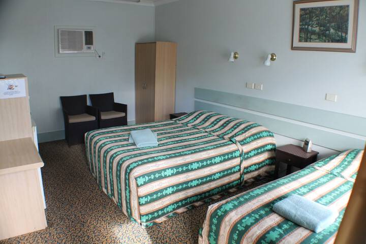 Room 4 of 31