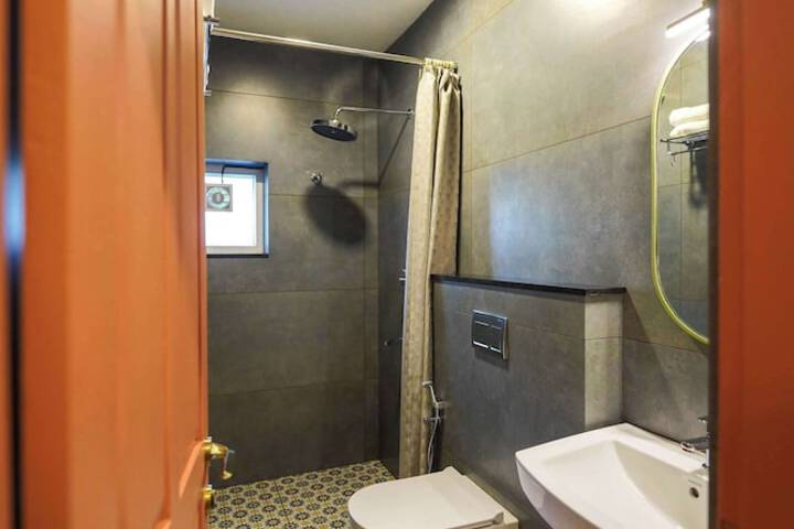 Room 32 of 56