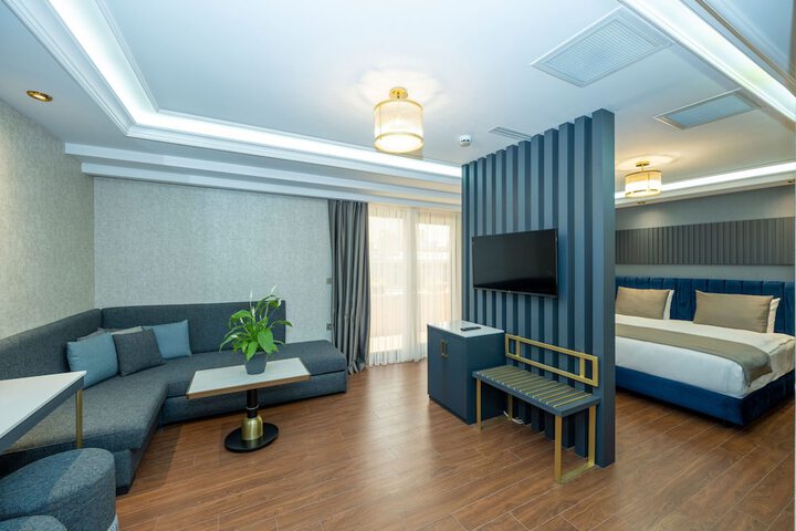 Room 81 of 144
