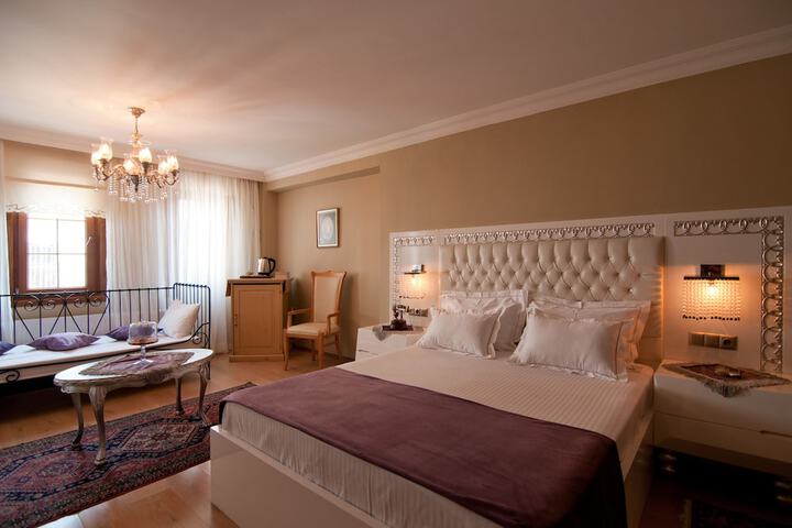 Room 26 of 49